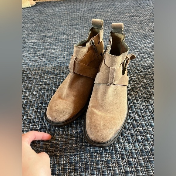 UGG Wylma shortie Booties Suede Tan Size 8 - Picture 11 of 12